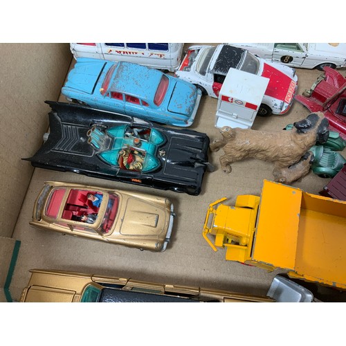 299 - INTERESTING COLLECTIVE TRAY OF SUNDRY UNBOXED DIE CAST INCLUDING A SCARCE DINKY TOY DUNLOP TYRE STAN... 