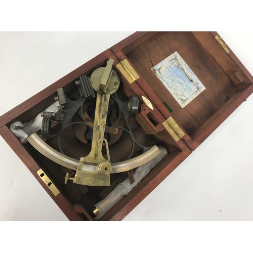 3060 - A LATE 19TH CENTURY MAHOGANY CASED BRASS SEXTANT BY COX OF DEVON PORT AND PLYMOUTH IN FITTED BOX WIT... 