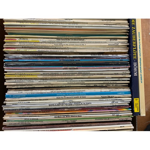 137 - BOX OF MIXED CLASSICAL LP RECORDS