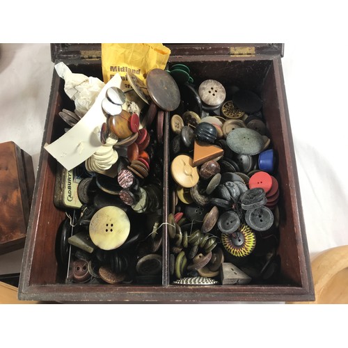 1787 - BOX OF TREEN, BUTTONS ETC.