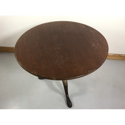 1168 - ROUND TOP PEDESTAL OCCASIONAL TABLE ON TRIPOD BASE WITH SPADE FEET THE TOP APPROX. 76 cms DIAMETER