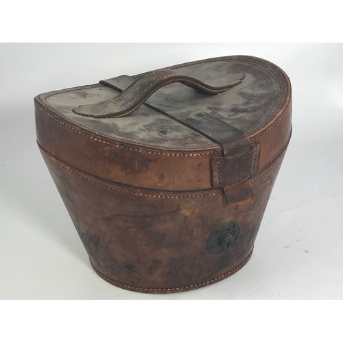 1500 - LEATHER HAT BOX WITH A LOCK AND CO HATTERS LONDON GREY TOP HAT