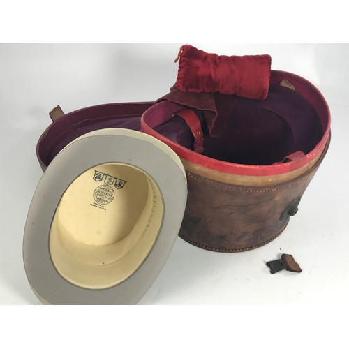 1500 - LEATHER HAT BOX WITH A LOCK AND CO HATTERS LONDON GREY TOP HAT