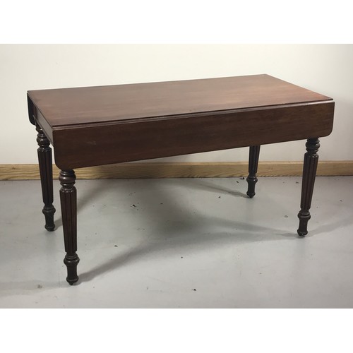 1139 - GOOD QUALITY MAHOGANY DROP LEAF TABLE ON FLUTED LEGS WITH CASTORS, approx. 130 x 60 cm plus leaves a... 