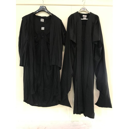 1497 - GRADUATION GOWNS