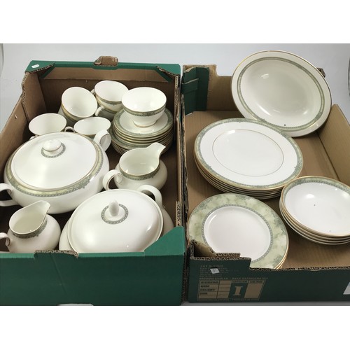 1635 - ROYAL DOULTON ISABELLA DINNER WARE APPROX 30+ PIECES COMPRISING PLATES, SIDE PLATES, SAUCERS, BOWLS,... 