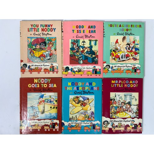 202 - 6 EDITIONS OF NODDYS READING BOOKS 10, 12, 16, 18, 22 AND 24 TOGETHER WITH DISNEY WONDERFUL WORLD OF... 