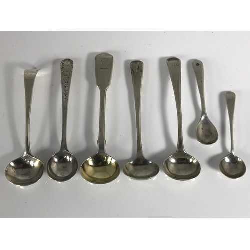 3397 - MISC. SILVER MUSTARD AND SALT SPOONS APPROX. 63 g