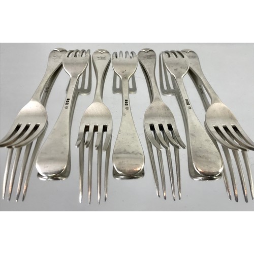 3391 - 7 CRESTED SILVER FIDDLE BACK DINNER FORKS APPROX 529g, LONDON 1918