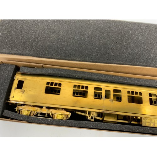 558 - MODEL RAILWAY TOWER 0 GAUGE BRASS COACH KITS UNPAINTED AND IN BOXED CONDITION MARK I CK COACH