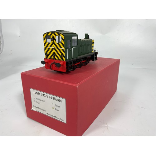 573 - FINE SCALE BRASS BOXED 0 GAUGE CLASS 04 SHUNTER LOCOMOTIVE BR GREEN LIVERY, A BACHMANN BRASSWORKS 0 ... 