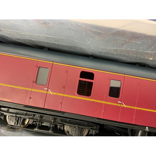 537 - HELJAN 0 GAUGE MODEL RAILWAY COACH 4921, BSK, MAROON LIVERY, MARK I COACH, ONE BRAKE VAN WINDOW INSI... 