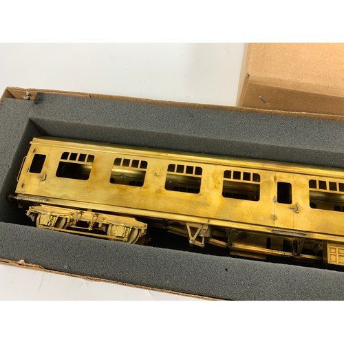 540 - MODEL RAILWAY TOWER 0 GAUGE BRASS COACH KITS UNPAINTED AND IN BOXED CONDITION MARK I SK COACH