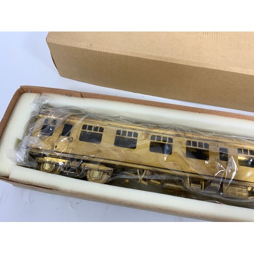 541 - MODEL RAILWAY TOWER 0 GAUGE BRASS COACH KITS UNPAINTED AND IN BOXED CONDITION MARK I SK COACH