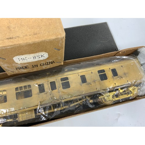 546 - MODEL RAILWAY TOWER 0 GAUGE BRASS COACH KITS UNPAINTED AND IN BOXED CONDITION MARK I BSK COACH