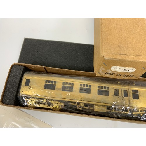 546 - MODEL RAILWAY TOWER 0 GAUGE BRASS COACH KITS UNPAINTED AND IN BOXED CONDITION MARK I BSK COACH