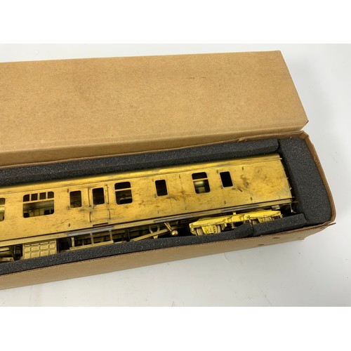 547 - MODEL RAILWAY TOWER 0 GAUGE BRASS COACH KITS UNPAINTED AND IN BOXED CONDITION MARK I BSK COACH