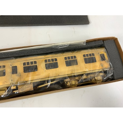 549 - MODEL RAILWAY TOWER 0 GAUGE BRASS COACH KITS UNPAINTED AND IN BOXED CONDITION MARK I SO COACH