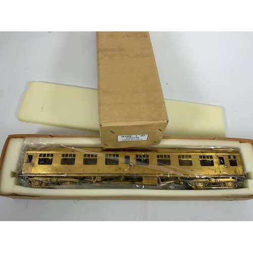 550 - MODEL RAILWAY TOWER 0 GAUGE BRASS COACH KITS UNPAINTED AND IN BOXED CONDITION MARK I SO COACH