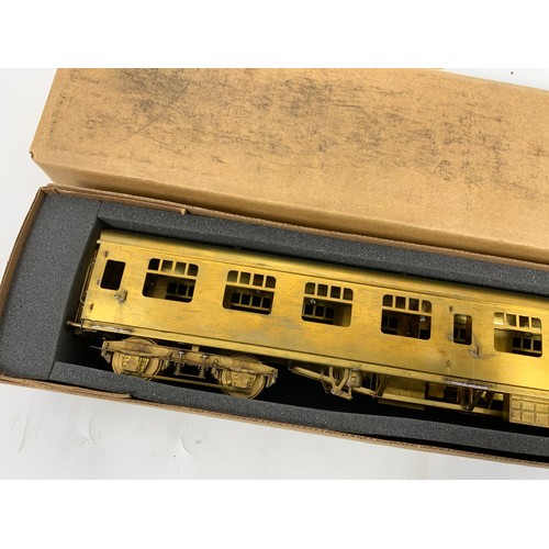 551 - MODEL RAILWAY TOWER 0 GAUGE BRASS COACH KITS UNPAINTED AND IN BOXED CONDITION MARK I SO COACH