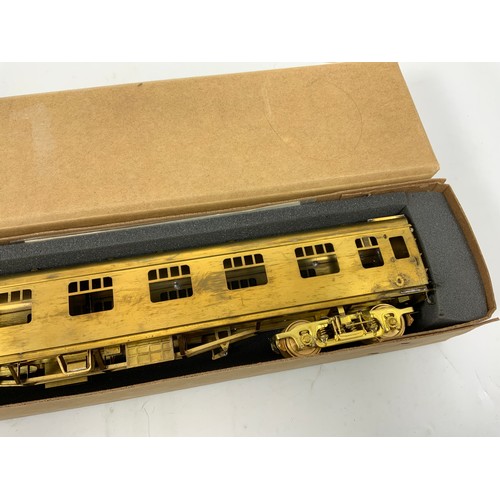 552 - MODEL RAILWAY TOWER 0 GAUGE BRASS COACH KITS UNPAINTED AND IN BOXED CONDITION MARK I FK COACH