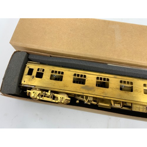 552 - MODEL RAILWAY TOWER 0 GAUGE BRASS COACH KITS UNPAINTED AND IN BOXED CONDITION MARK I FK COACH