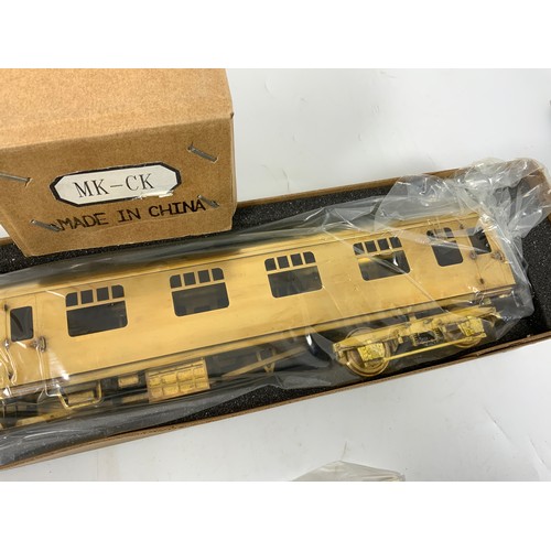 554 - MODEL RAILWAY TOWER 0 GAUGE BRASS COACH KITS UNPAINTED AND IN BOXED CONDITION MARK I CK COACH