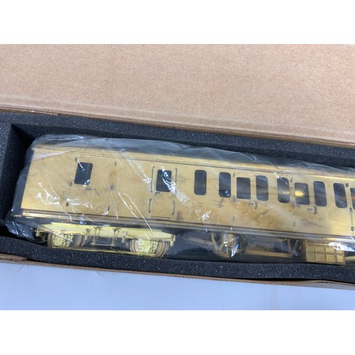 556 - MODEL RAILWAY TOWER 0 GAUGE BRASS COACH KITS UNPAINTED AND IN BOXED CONDITION MARK I SBB SUBURBAN BR... 