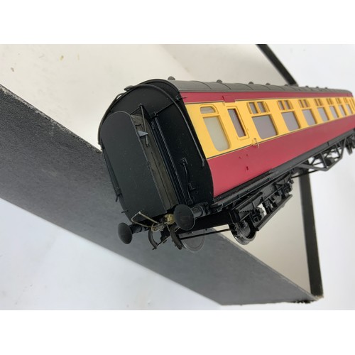 561 - 2 KIRK/EASY-BUILD LMS OPEN THIRD 0 GAUGE MODEL RAILWAY COACHES BUILT AND PAINTED IN CARMINE AND CREA... 