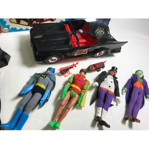 181 - BOXED MEGO BATMAN’S BATMOBILE CAR IN ORIGINAL BOX TOGETHER WITH FIGURES OF BATMAN, ROBIN,THE PENGUIN... 