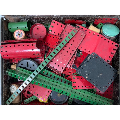 87 - VINTAGE MECCANO IN TIN BOX AND OTHERS