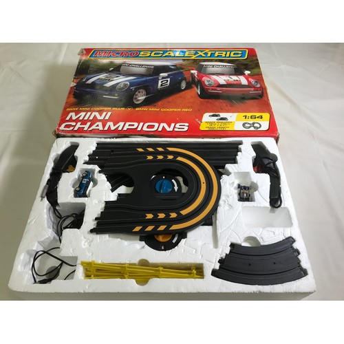 76 - MICRO SCALEXTRIC MINI CHAMPIONS 1-64 SET PLUS CARRERA RACING PRECISION LANE CHANGERS 1/40 SUPER SPOR... 