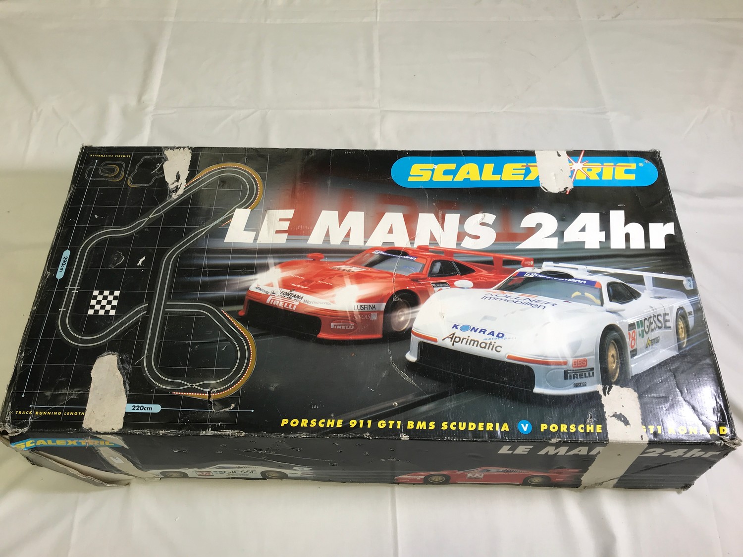 Scalextric le mans cheap 24 hour porsche 911