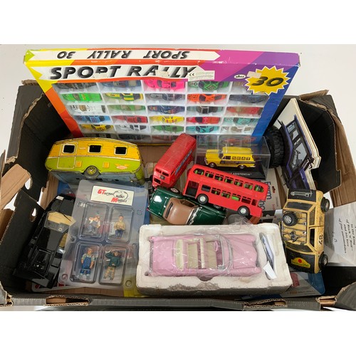 133 - BOX OF MISC. PLASTIC AND DIE CAST TOYS INCLUDING A BOXED HESS LORRY AND TRAILER, AIR SPIRAL BASIC RA... 