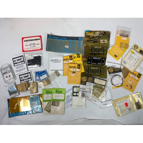 437 - BOX OF ASSORTED MODEL RAILWAY SCENERY INCLUDING 4 RELCO CLEANING SYSTEM, TUNNEL MOUTHS, MAGNIFYING G... 