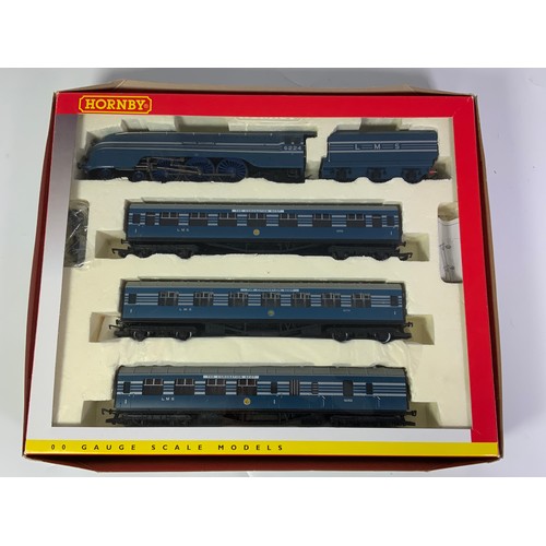 407 - HORNBY TRAIN PACK CORONATION SCOT LMS 4-6-2 PRINCESS ALEXANDRA, PRINCESS CORONATION CLASS LOCOMOTIVE... 