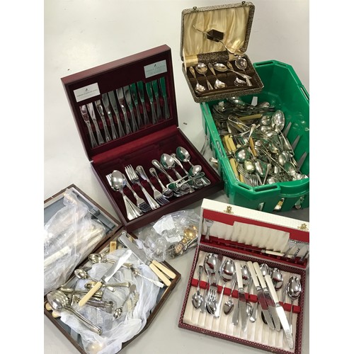 3316 - QUANTITY OF FLAT WARE INCLUDING PART CANTEEN OF CUTLERY