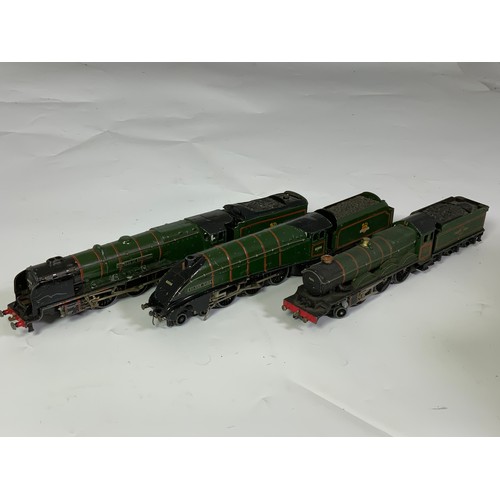 397 - HORNBY DUBLO 3 UNBOXED LOCOMOTIVES COMPRISING 7013 BRISTOL CASTLE 3 RAIL, 60016 SILVER KING 3 RAIL, ... 