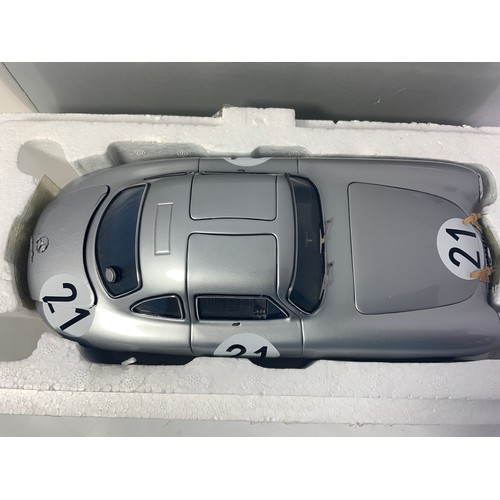 245 - CMC LIMITED EDITION OF 1500 PIECES MODEL MERCEDES BENZ 1952 1:18 SCALE, 300 SL (LE MANS)