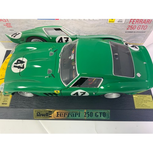 251 - REVELL METAL 1:12 SCALE DIE-CAST MODEL WITH PLASTIC PARTS MODEL 08852 '62 FERRARI 250GTO BOXED