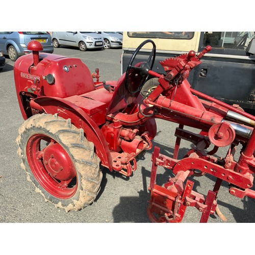 17 - VINTAGE TRACTOR, DAVID BROWN 2D VINEYARD TRACTOR, REGISTERED 16.04.1958 PJB498. BELIVED TO BE EX GRO... 