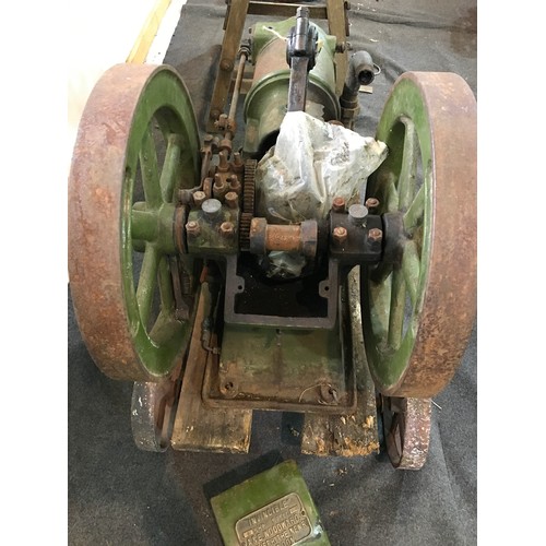 570 - STATIONARY ENGINE SINGLE CYLINDER AND SINGLE TWIN FLY WHEEL, INVINCIBLE 4BHP SPEED 400RPM, A&E WOODW... 