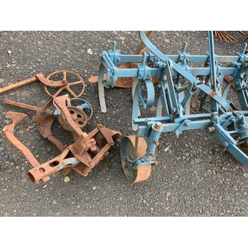 63 - AGRICULTURAL IMPLEMENTS