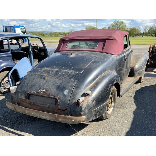 7 - SCARCE VINTAGE PONTIAC,  CAR FOR RESTORATION. NO ENGINE, BELIEVED TO BE A PONTIAC EIGHT SPORTS COUPE... 