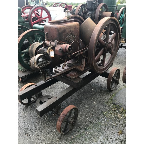 611 - A EVERSON SINGLE CYLINDER OPEN CRANK TWIN FLY WHEEL ENGINE NUMBER 4HP TYPE U 400 RPM