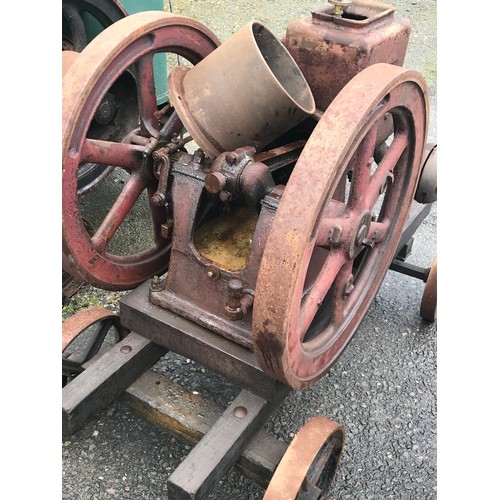 611 - A EVERSON SINGLE CYLINDER OPEN CRANK TWIN FLY WHEEL ENGINE NUMBER 4HP TYPE U 400 RPM