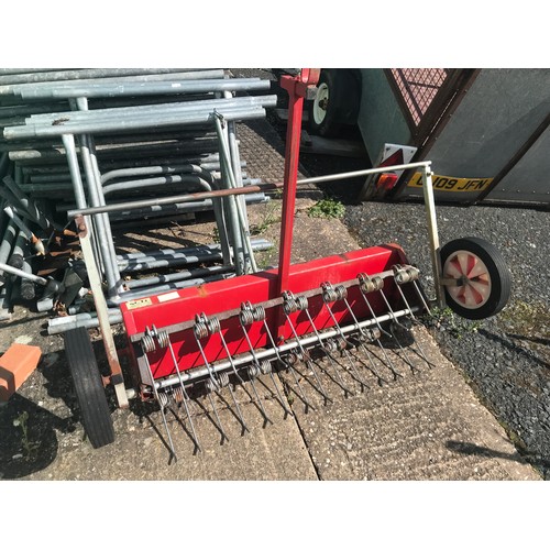 70 - SCARIFIER FOR LAWN TRACTOR