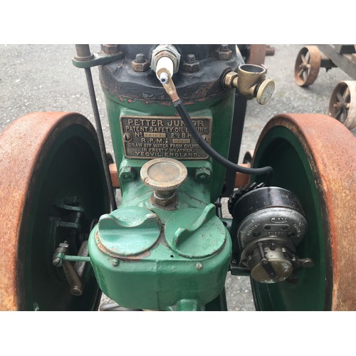 685 - A PETTER JUNIOR 2 AND A HALF BHP NUMBER 50163, 750 RPM SINGLE CYLINDER TWIN FLT WHEEL WITH TALL EXHA... 