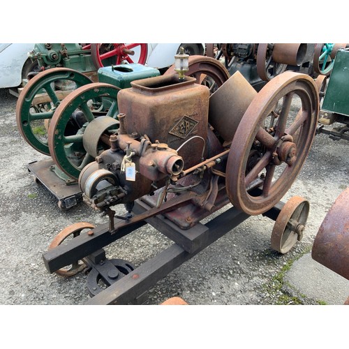 611 - A EVERSON SINGLE CYLINDER OPEN CRANK TWIN FLY WHEEL ENGINE NUMBER 4HP TYPE U 400 RPM