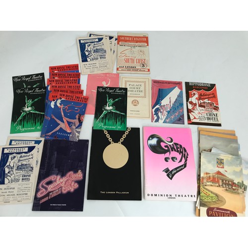 93 - BOX OF MISC. EPHEMERA INCLUDING THEATRE PROGRAMMES, FOOTBALL PROGRAMMES, SOUTHAMPTON 1970S, FIFA WOR... 